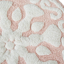 Load image into Gallery viewer, Madison Park Casablanca 100% Cotton Medallion Tufted Rug - 25"R - Blush MP72-4433 By Olliix
